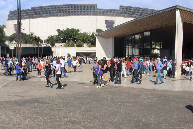 Discover Fátima: Half-Day Small-Group Tour from Lisbon - Visiting the Basilica of Our Lady of the Rosary and the Holy Trinity Basilica