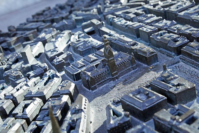 Discover Hamburg: Private Walking Tour - Discovering Deichstrasse and the Old Town