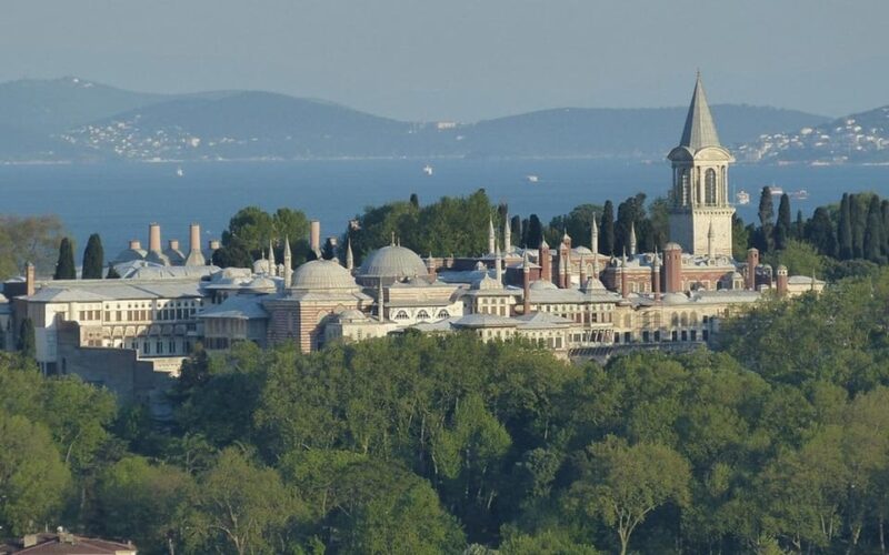 Discover Istanbul Tour: Hagia Sophia to Bosphorus Views - Comparing This Tour to Similar Options in Istanbul