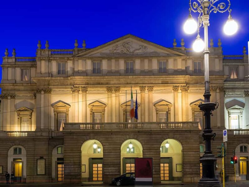 Discover La Scala's Legendary Stage & Stunning Foyer - Accessibility and Practical Tips