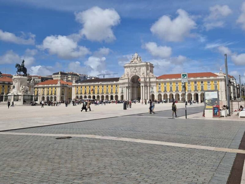Discover Lisbon: Walking Tour of Baixa, Bairro Alto & Alfama - Key Points