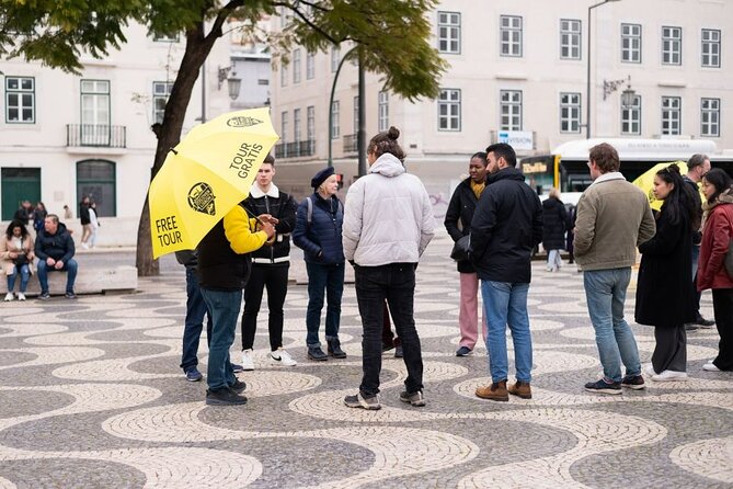 Discover Lisbon's Alfama: Secrets of the Old Town - Scenic Stop at Miradouro Portas do Sol