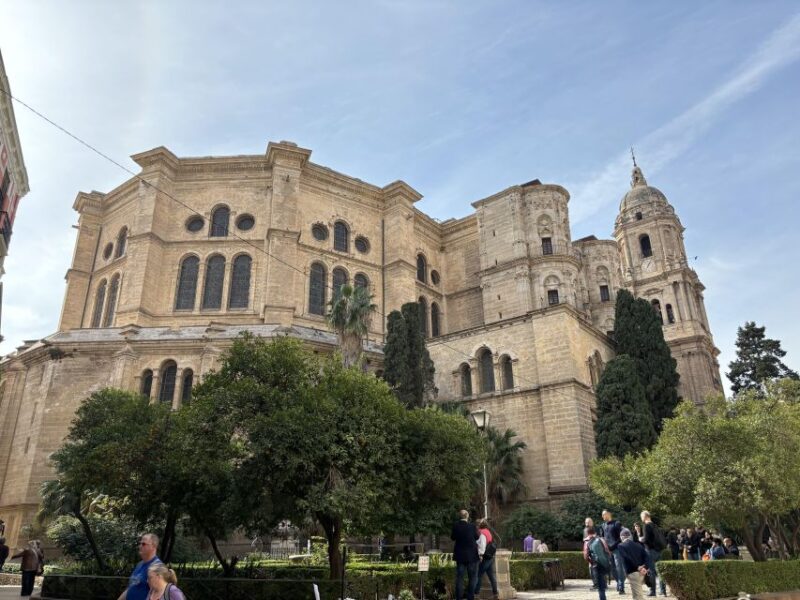 Discover Málaga in 2 Hours: Relaxing Tour by Electric Car - The Guide’s Role and Commentary in the Separate Vehicle