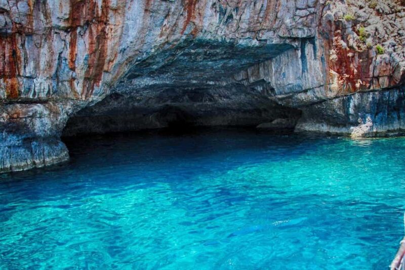 Discover Menies & Secret Sea Caves | Private Escape Cruise - Key Points