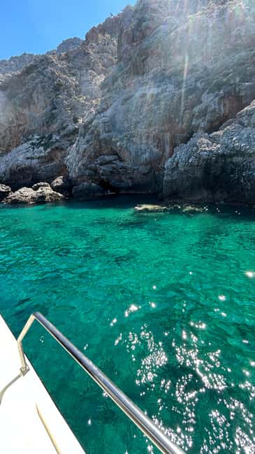 Discover Menies & Secret Sea Caves | Private Escape Cruise - Logistics and Meeting Arrangements