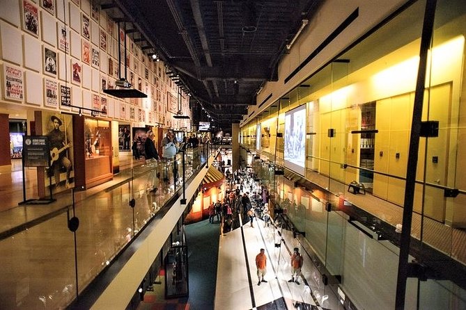 Discover Nashville City Tour with Entry to Ryman & Country Music Hall of Fame - Passing Key Nashville Landmarks