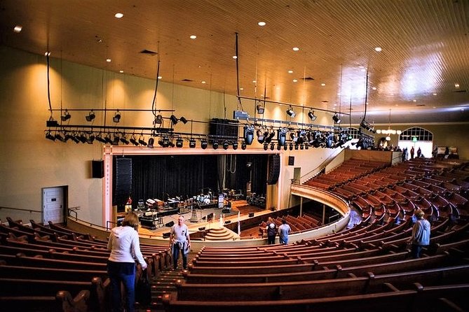 Discover Nashville City Tour with Entry to Ryman & Country Music Hall of Fame - Guided Commentary and Tour Experience