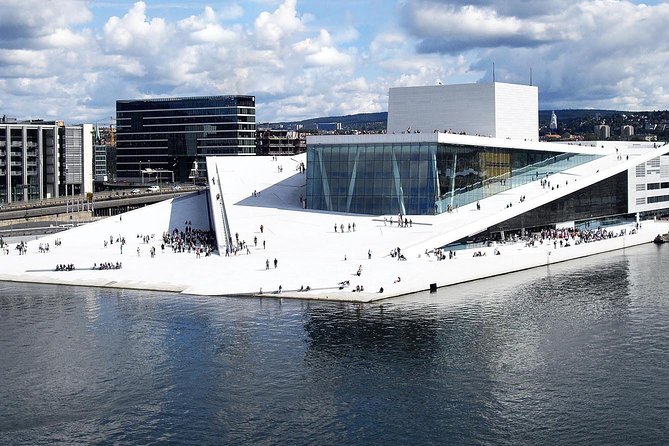 Discover Oslo on foot - Exploring the Norwegian National Opera & Ballet and Its Rooftop Views