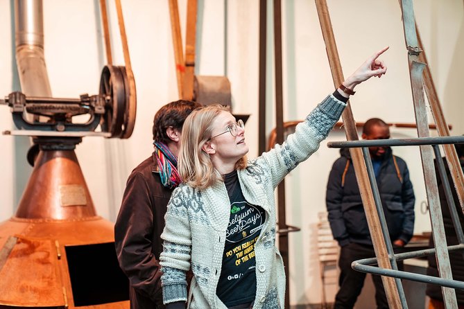 Discover our Brussels craft breweries with a local, passionate, young guide - Sampling at the Trendy Brussels Beer Bar in the Young District