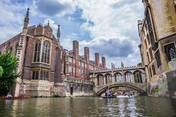 Discover Oxford and Cambridge with Guide from London by Coach - Logistics and Meeting Points for Easy Access