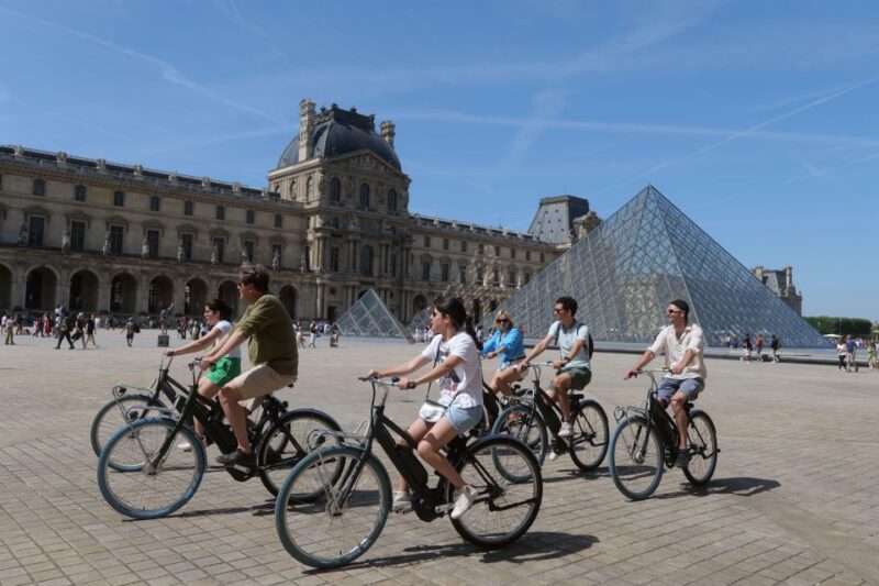 Discover Paris by bike - Exploring the Palais-Royal and Its Gardens