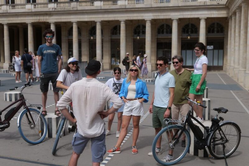 Discover Paris by bike - The Magnificence of Place de la Concorde