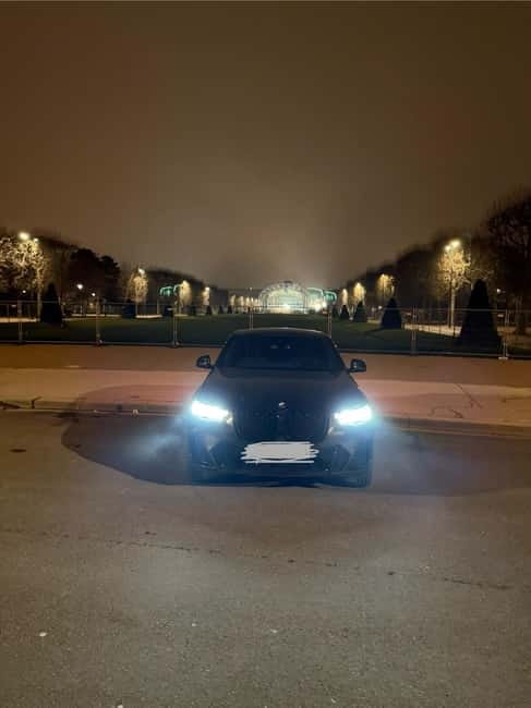Discover Paris in a BMW X4: Tour of the Highlights - From the Eiffel Tower to the Champs-Elysées