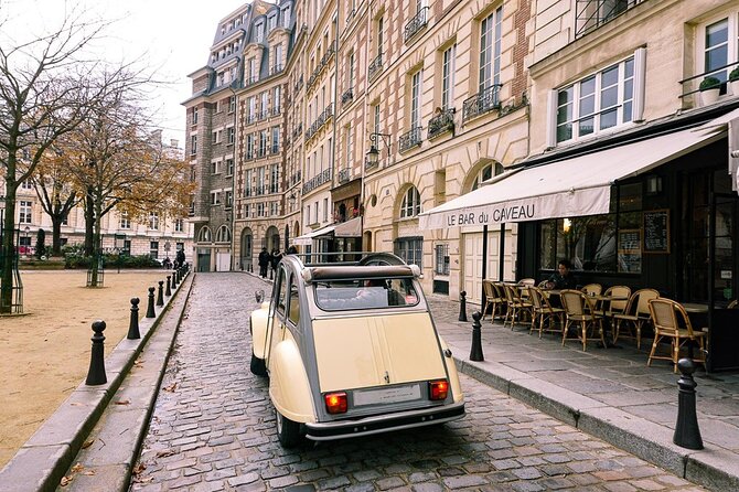 Discover Paris in Style Aboard a Classic French Vintage Car! - Logistics and Comfort in a Vintage Car