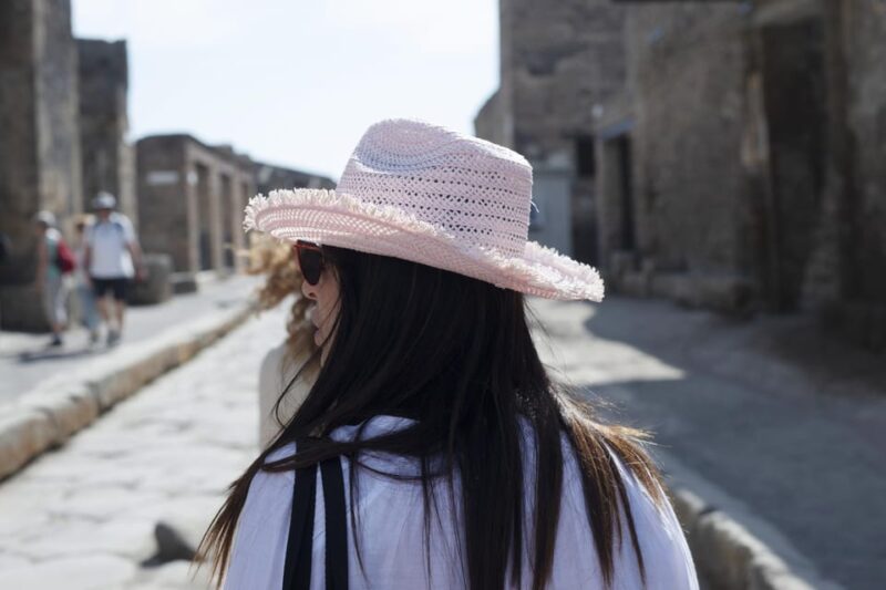 Discover Pompeii: English Walking Tour of the Buried City - Key Points