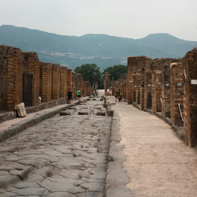 Discover Pompeii: Spanish Walking Tour of the Buried City - Final Thoughts on the Pompeii Walking Tour with inStazione