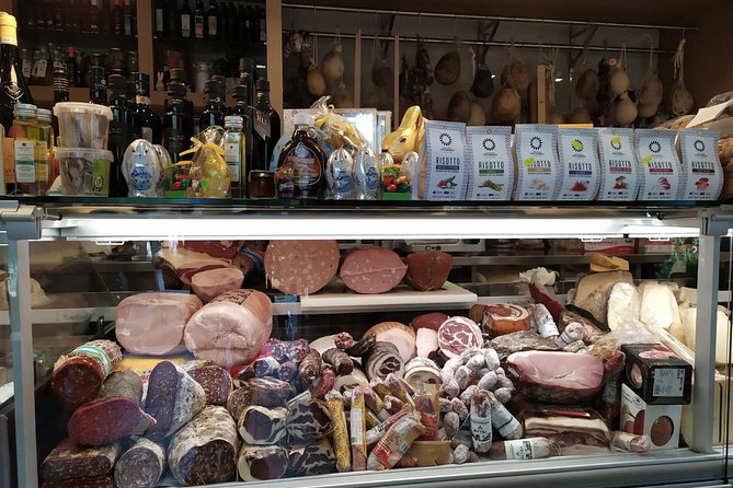 DISCOVER SORRENTO, food &Walking tour . Lemons-cheese&olive oil - Experiences at a Cheese and Limoncello Factory