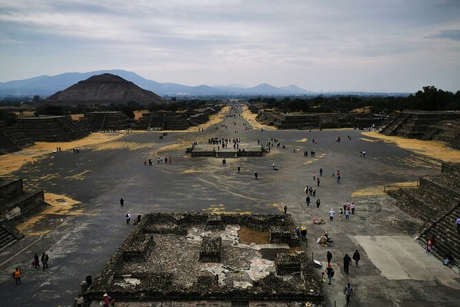 Discover Teotihuacan and the Basilica of Guadalupe from CDMX - Visiting the Basilica of Guadalupe: An Architectural and Religious Landmark