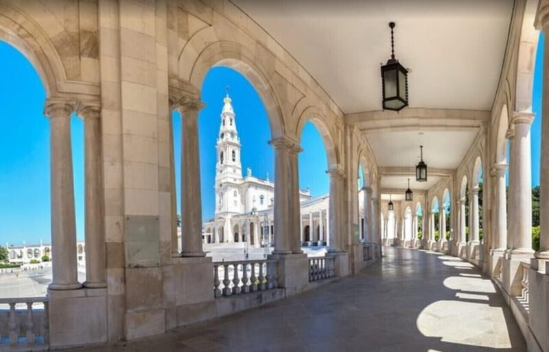 Discover the charm of Portugal, Mira de Aire Cave, Fátima, Nazaré and Obidos - Navigating the Day: Timing and Pacing