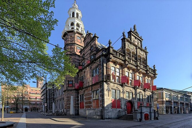 Discover The Hague with a self-guided Outside Escape city tour - Royal Residence at Noordeinde Palace