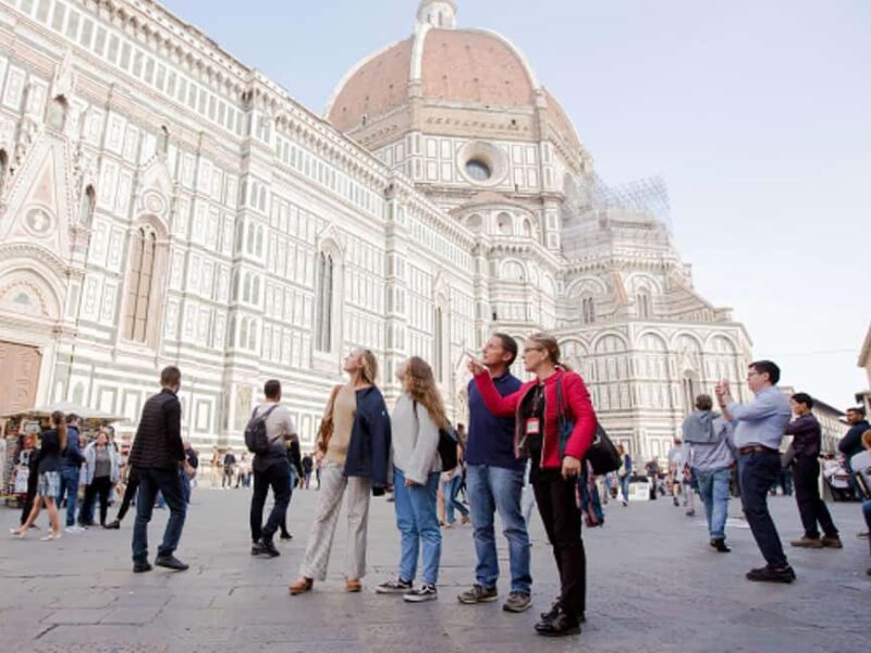 Discover the History of Florence: City Walking Tour - Visiting the Grand Palazzo Pitti and Its Significance