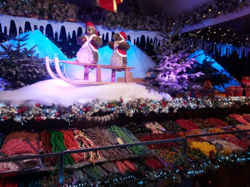 Discover the magic of Christmas in Brussels with a local guide - A Festive Introduction at the Galeries Royales Saint-Hubert