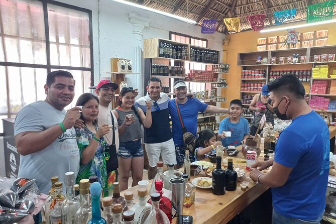 Discover the magic of Huatulco and its surroundings areas - Exploring the Mercado de Artesanías