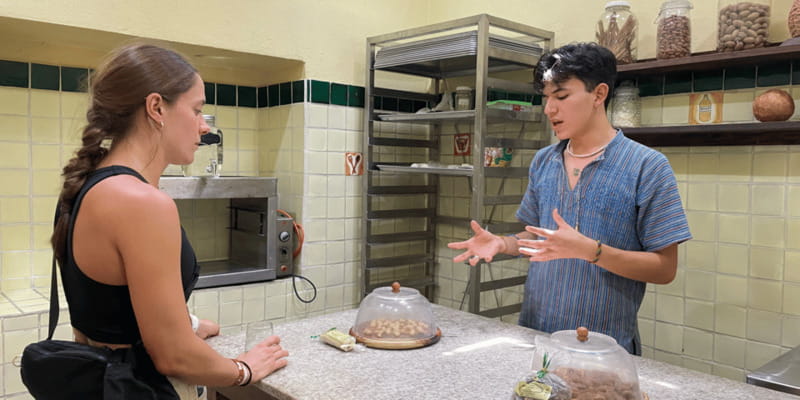 Discover the Magical Town of Tlaquepaque! - Walking the Historic Streets of Tlaquepaque