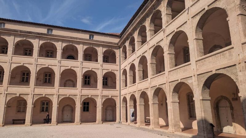 Discover the real Marseille with a local guide in your language - Key Points