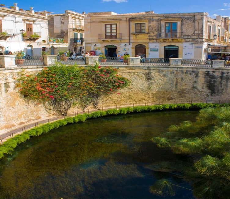 Discover the wonders of Ortigia: a Tuk-Tuk tour through history and the sea. - What to Expect During the Tour