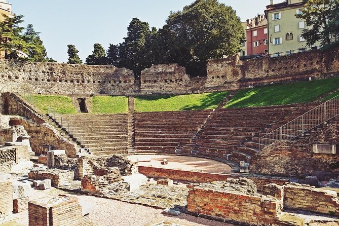 Discover Trieste on Foot - Guide Expertise and Customer Satisfaction