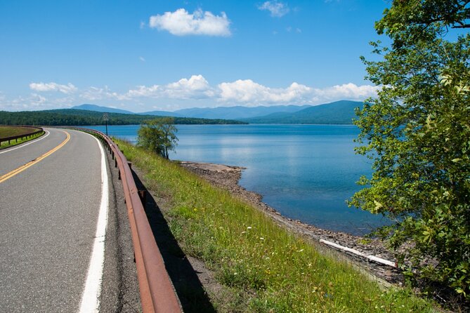 Discover US East Coast Self Guided Audio Tour - White Mountains and Waterfalls on the Kancamagus Highway
