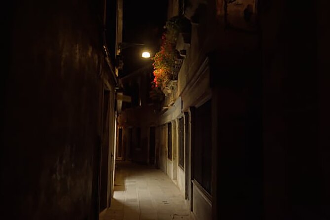 Discover Venice Ghostly Lore on Foot - What’s Included and What’s Not in the Ghost Tour