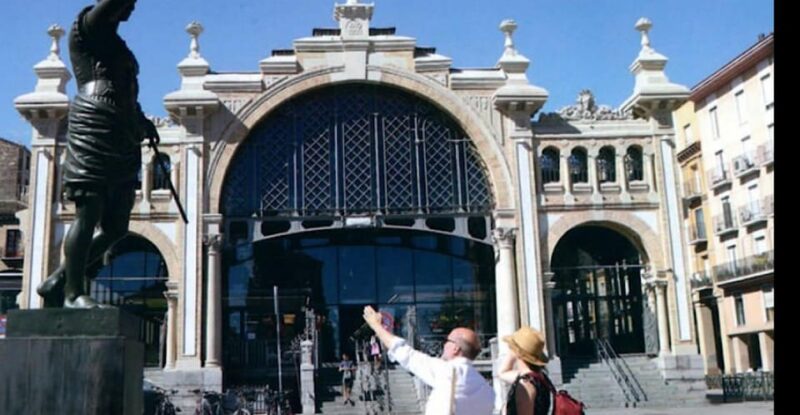 Discover Zaragoza: Complete tour + wine and tapas - Visiting the Basilica-Cathedral of Our Lady of the Pillar