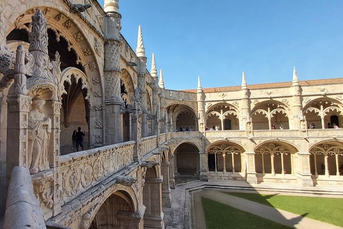 Discoveries and Delights: Belém Private Walking Tour - Admiring the Belém Palace Exterior