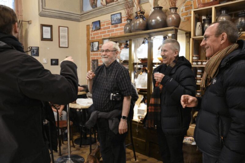 Discovering Cracow's Local Flavour: Food Tour - Sampling Regional Flavors at the Market