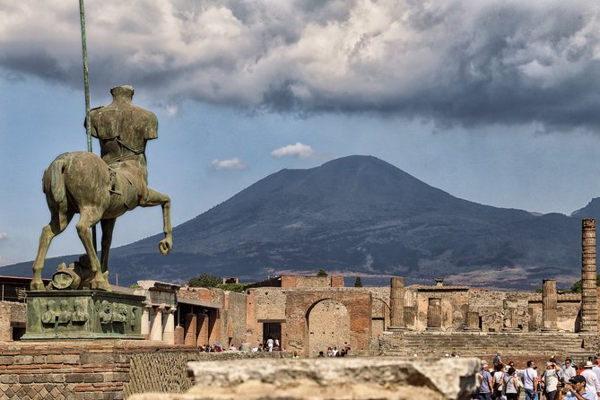 DISCOVERING POMPEII - VIP tour/Small group - Timing and Pacing: Beating the Crowds and Heat