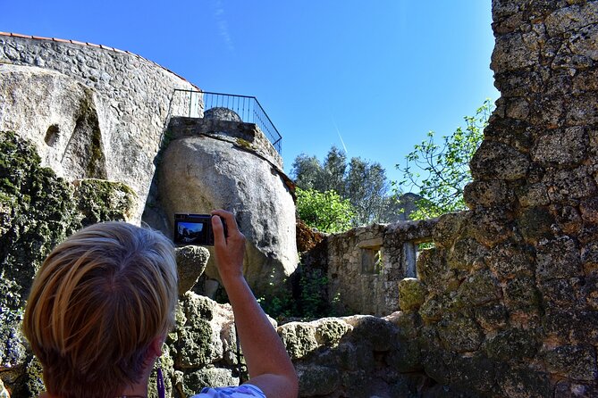 Discovering the historic village of Monsanto - The Role of Knowledgeable Guides in the Experience