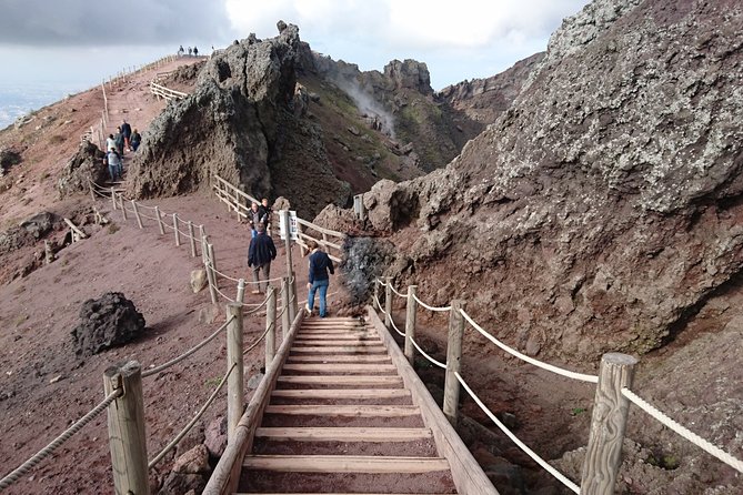 Discovering the Vesuvius - VIP tour / Small group - Vesuvius’s Active Crater: What You’ll See and Experience
