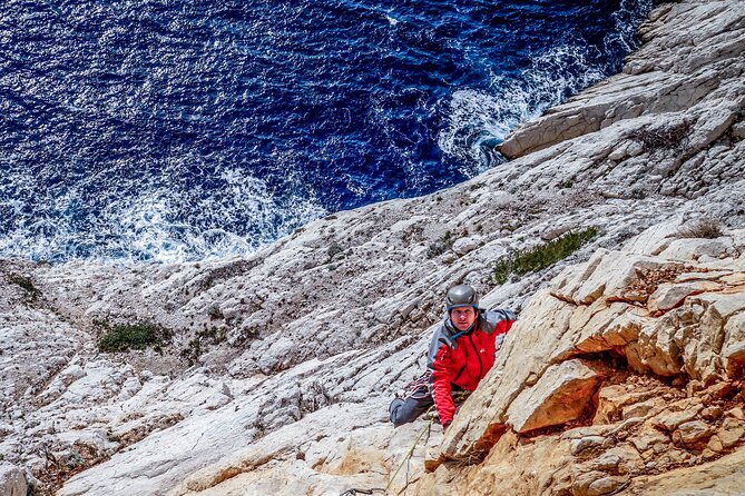 Discovery Climbing Large Routes in the Calanques of Marseille - Meeting Point and Logistics