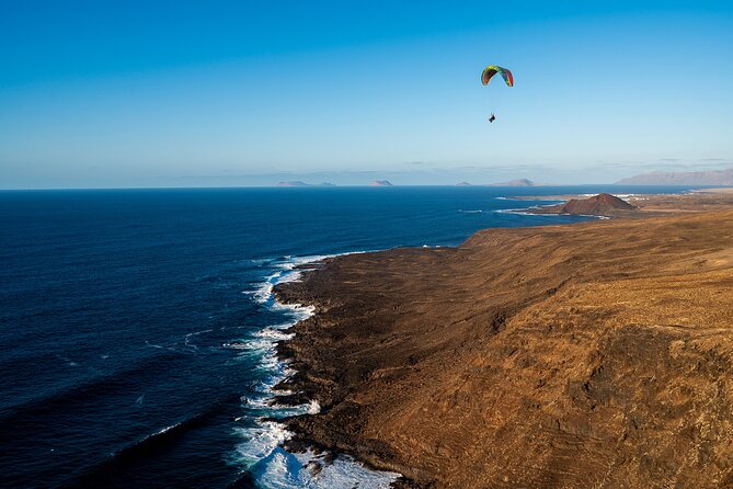 DISCOVERY FLIGHT tandem paragliding Lanzarote with pro pilot - Discover Lanzarote from the Sky with a Tandem Paragliding Flight