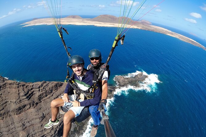 DISCOVERY FLIGHT tandem paragliding Lanzarote with pro pilot - Potential Challenges: Accessing the Meeting Point
