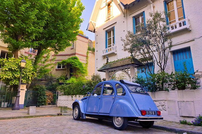 Discovery of Montmartre in a 2CV - 45 min - Exploring Artistic Spots: Place du Tertre and Picasso’s Former Apartment