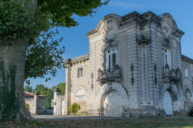 Discovery tour Braastad Cognac - The Cabinet of Curiosities and Aroma Experience