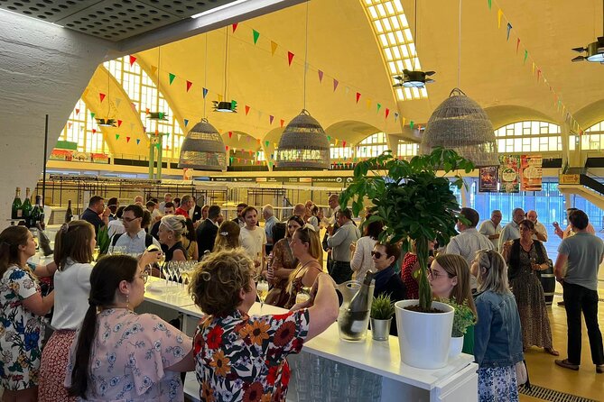 Discovery walk of Reims and Champagne tasting - Practical Details: Meeting Location and Group Size