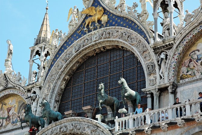 Doge's Palace & St. Mark's Basilica skip-the-line guided tour - Cross the Bridge of Sighs to the Historic Prison