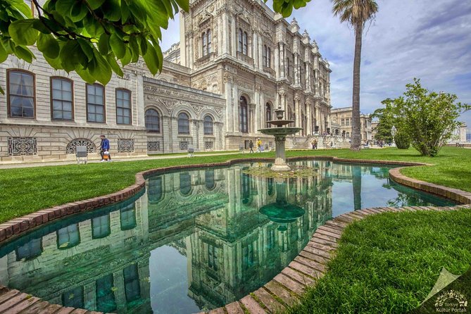 Dolmabahce Palace Tour in Istanbul - Learning About Mustafa Atatürk’s Connection to the Palace