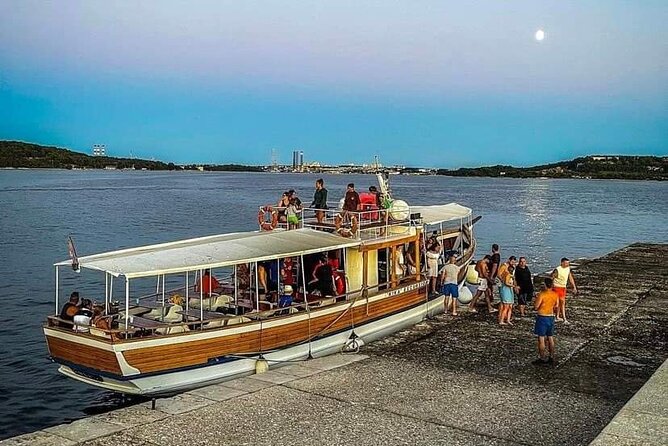 Dolphin & Sunset tour with Brijuni panorama - Sunset Views and Photographic Opportunities