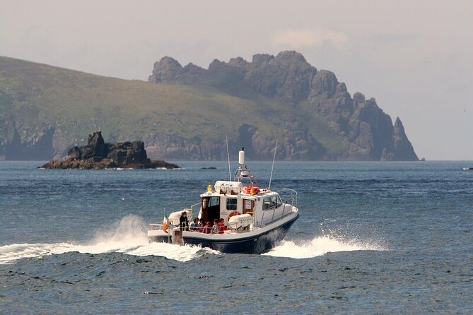 Dolphin & Whale Watching (4hrs) + Blasket Island Landing (3hrs) - Exploring Tearaght and the Westernmost Lighthouse