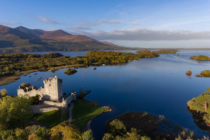 Doonbeg: Private transfer to & from Shannon Airport | Premium Car - Doonbeg: A Quiet Gateway to the Irish Coast